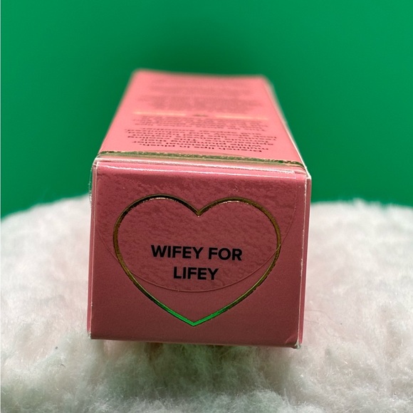 Too Faced Lip Injection Power Plumping Lip Gloss Vitamin A + E, Wifey for lifey - Picture 5 of 6